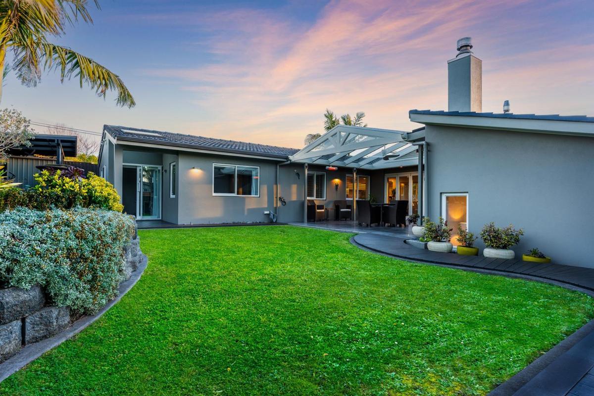 Private Luxury Waterfront Spa Villa Auckland Exteriör bild